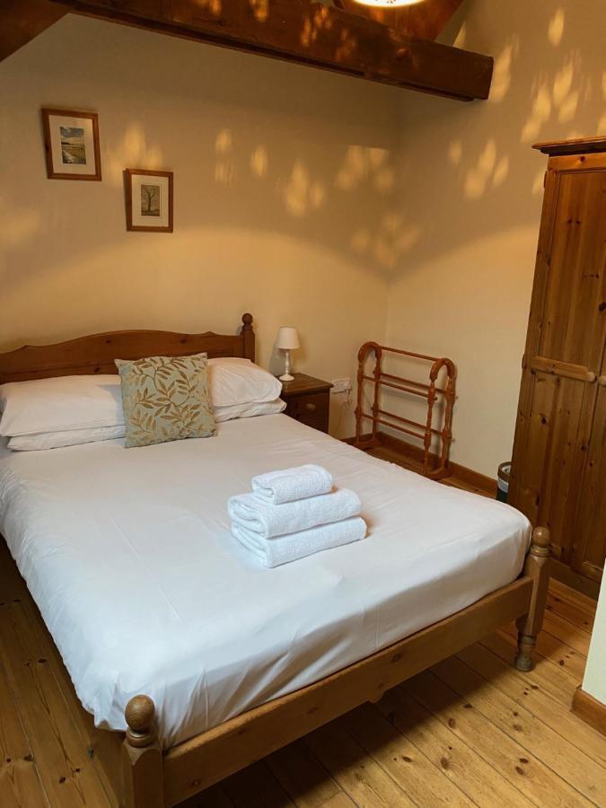 מלון Pontfaen Gellifawr Woodland Retreat מראה חיצוני תמונה